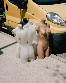  Moritz kind is a german photographer based in berlin and munich.